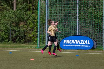 Bild 21 - B-Juniorinnen Pokalfinale SV Henstedt Ulzburg - SG Holstein Sued : 2:0